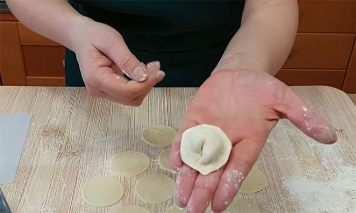 Пельмени не сибирские, а морские. Рубленный фарш делаем из рыбы