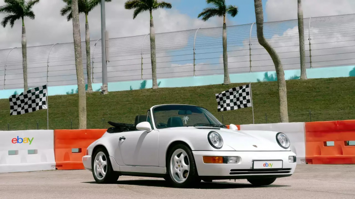 Не лихие девяностые: этот винтажный Porsche 911 снова попал на пик моды