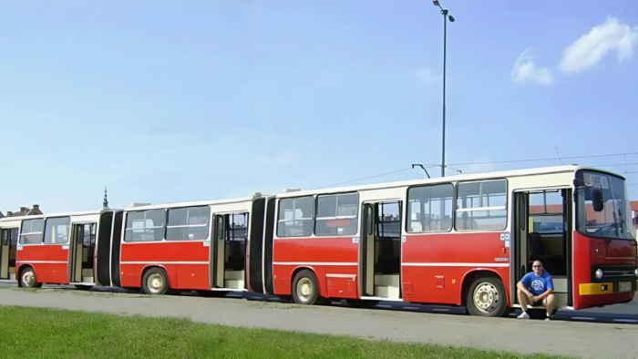 Зачем выпускали 23-метровый автобус Ikarus 293 и что с ним стало впоследствии