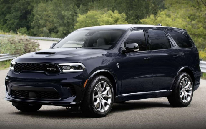 Один из последних автомобилей со звероподобным V8: Dodge Durango Hellcat Hammerhead