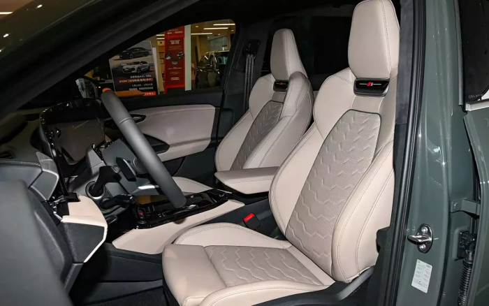Кроссоверы Audi теперь выглядят так: появились фото нового Q6L e-tron: