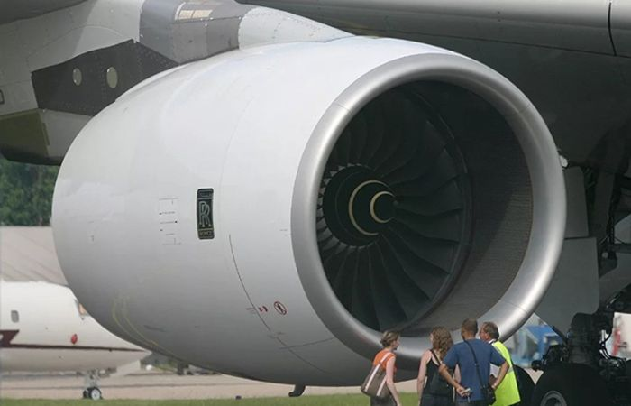 Почему забросили самый большой в мире авиалайнер
