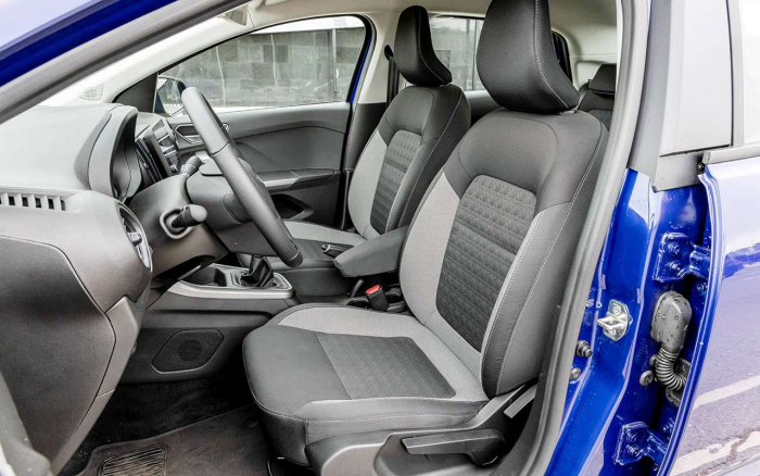 Лада Искра против конкурентов — большой тест недорогих седанов