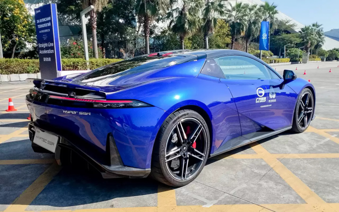 1224 л. с., полный привод, 1,9 секунды до 100 км/ч: SSR — это очень круто!