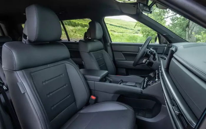 Крупный семейный кроссовер Hyundai вернулся в Россию с ценой ниже «китайцев»