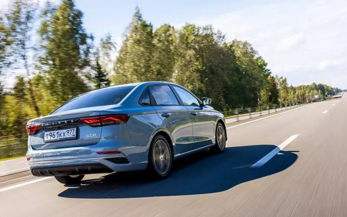 Добротный седан на смену Эмгранду — дешевле на 394 тысячи!