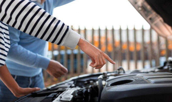 Стоит ли снимать клеммы с аккумулятора, если машина будет стоять неделю