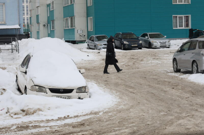 Снежное забвение. Фото барнаульских автомобилей, ставших частью зимнего пейзажа