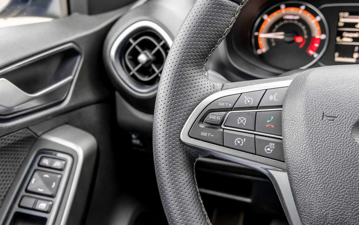 Лада Искра против конкурентов — большой тест недорогих седанов