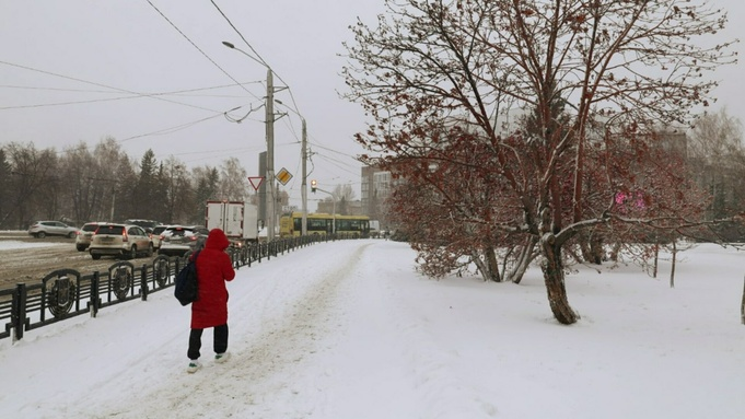 Зиму за ночь намело. Барнаул завалило "долгожданным" снегом