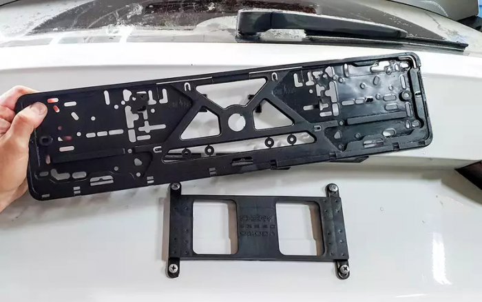 Как закрепить номерной знак на китайском автомобиле и не получить штраф?