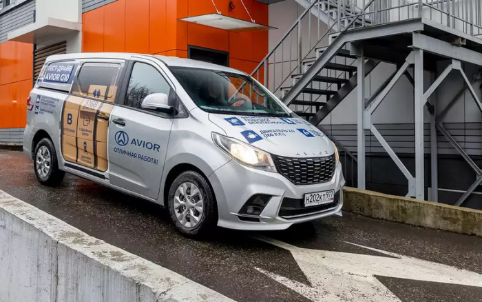 Дизель, механика, задний привод — добротный фургон подешевел на 300 тысяч