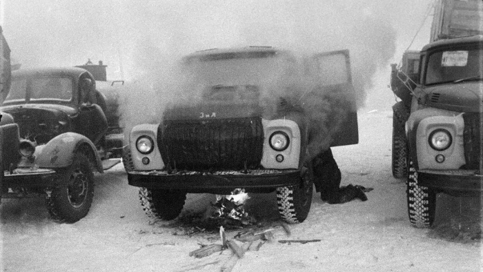 Как заводили машины в мороз в СССР: лайфхаки советских водителей