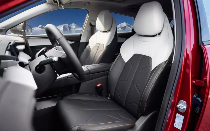 Новый Omoda C5 в России: комплектации и цены