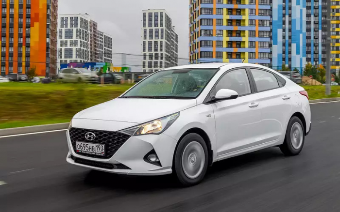 «Кореец» или «китаец»: какой из недорогих седанов надежнее и дешевле в эксплуатации