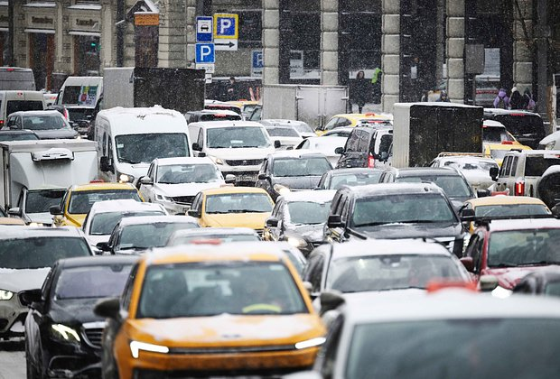 Новые дорожные знаки, утильсбор и отмена автопродления водительских прав. Какие изменения ждут автомобилистов в 2026 году