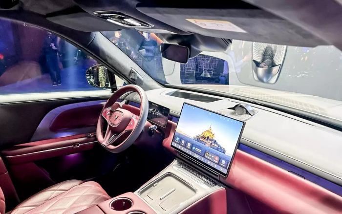 Известный бренд представил богато оснащенный кроссовер