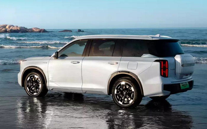 Новый бренд из Китая готовит кроссовер для России