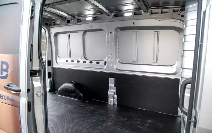 Дизель, МКП, богатое оснащение — надежный новичок на замену Транзита