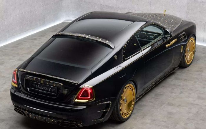 Возмутительная роскошь: этот Rolls-Royce подошел бы главе мафии