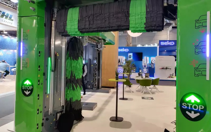 Equip Auto - 2025: горящие электромобили, гаджеты из 90-х и автомобильные масла