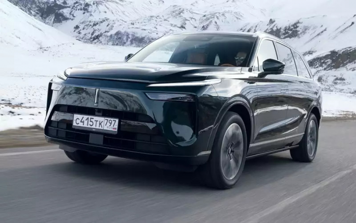 Exlantix или Wey: выбираем гибридный премиум-кроссовер