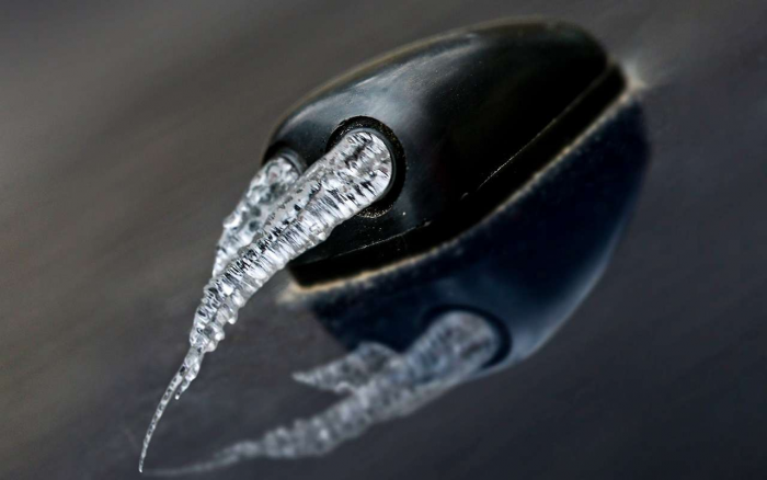 Как растопить лед в бачке омывателя автомобиля