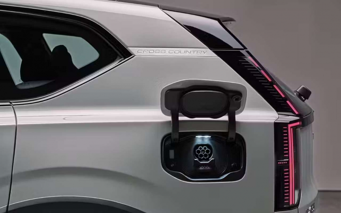 Volvo EX60: 870 км на одной зарядке и скорость заправки как у бензинового авто
