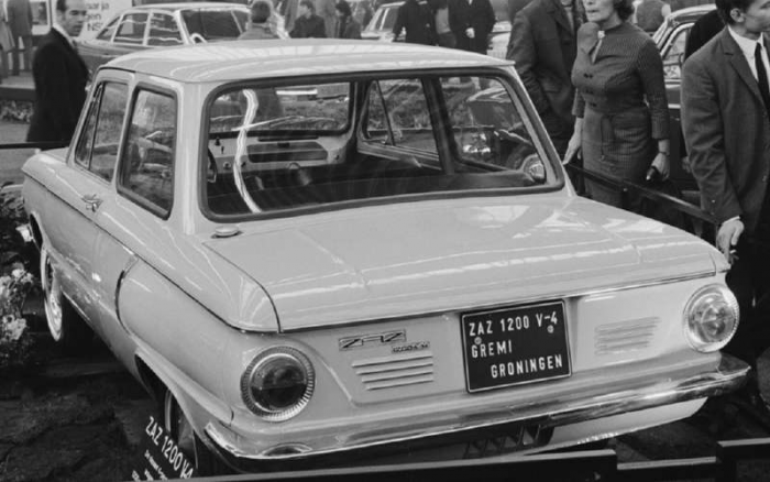 Какими были Запорожцы для иностранцев и почему их покупали за границей