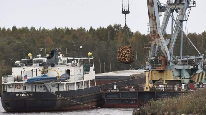 Реки по колено: в РФ планируют увеличить объемы водных перевозок