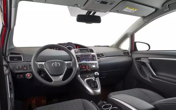 На российском рынке найдена надежная семейная Тойота всего за 1,5 млн рублей