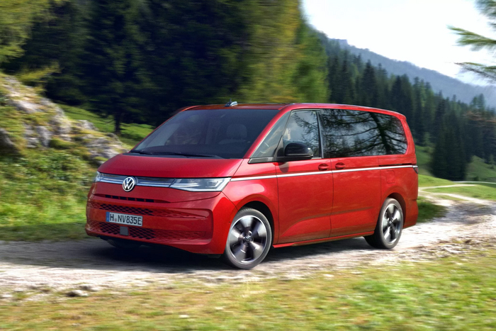 Трёхмоторные Volkswagen Multivan и California eHybrid 4Motion выходят на рынок