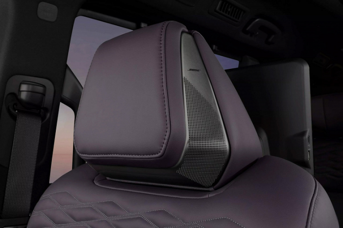 Самый главный конкурент Toyota Alphard. Представлен совершенно новый Nissan Elgrand — футуристичный гибридный минивэн с полным приводом и автопилотом ProPILOT 2.0