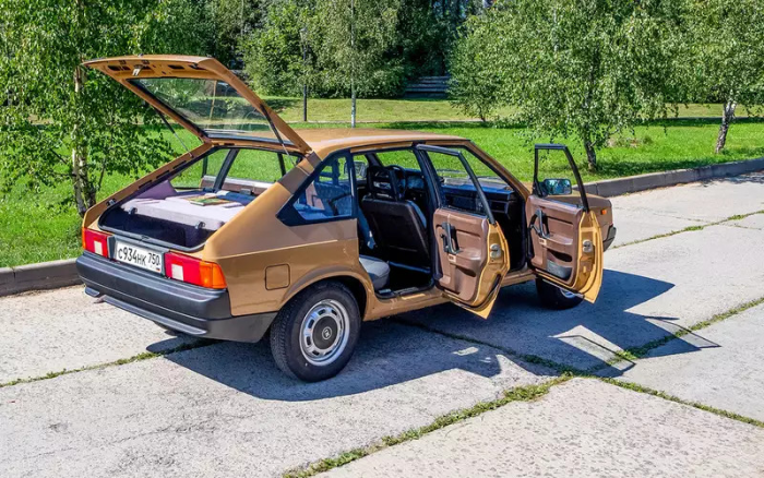 Москвич-2141 первых выпусков: какие на него были надежды!