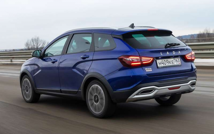Дистанционный запуск, парктроники и другие особенности обновленной Lada Vesta