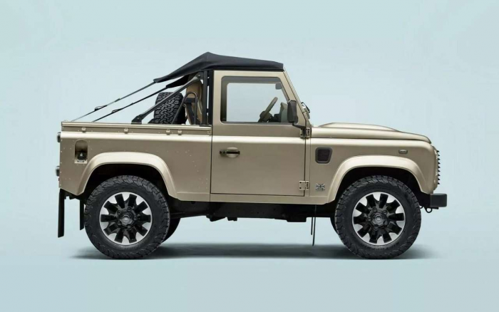 Новый Land Rover Defender V8 Soft Top — мечта любителя ретро