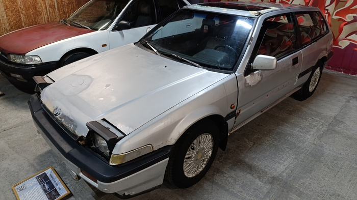 Музей японских автомобилей Bucket Empire. Площадка в ТРЦ «Облака»