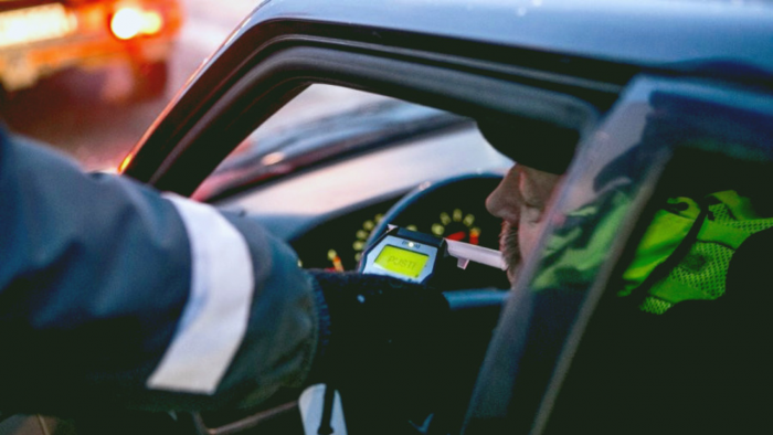 Могут ли лишить водительских прав, если выпить в припаркованном автомобиле