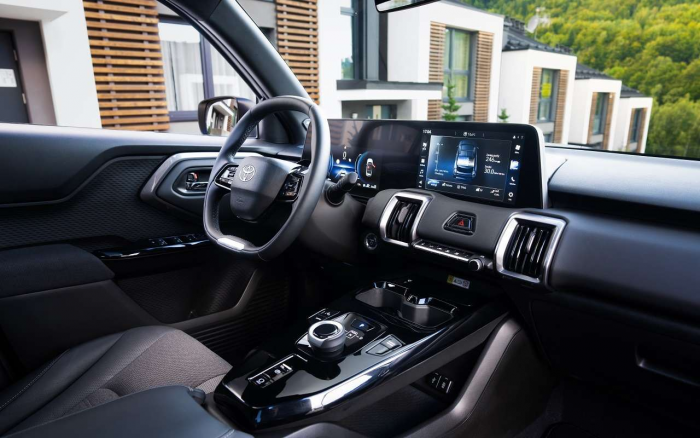 В России появился богато оснащенный кроссовер Toyota дешевле китайских ...огов