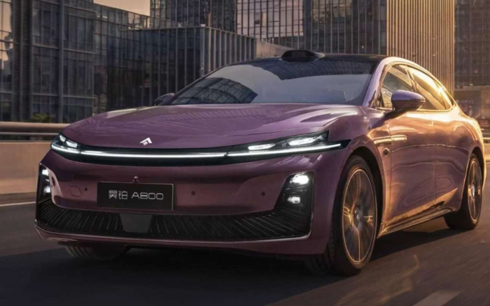 Чуть дороже Camry, но мощнее и просторнее — новый седан вышел на рынок