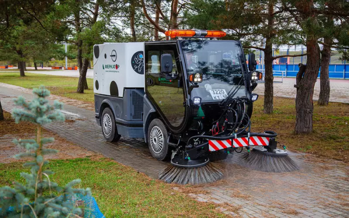 Швейцарский нож на колесах — одна машина взамен бригады дворников и парка техники