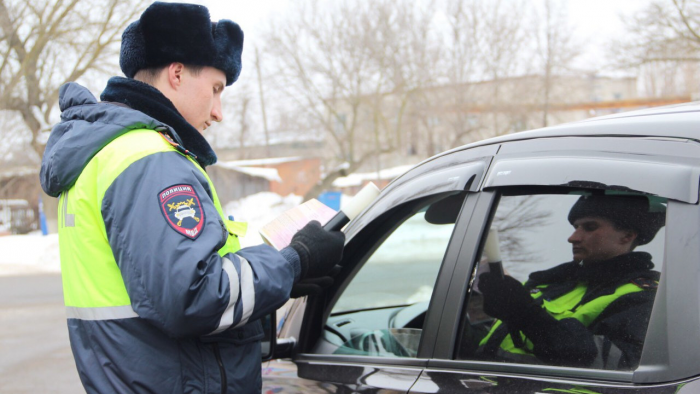 За сколько дней до истечения прав их нужно обновить и почему нельзя откладывать замену на последний месяц