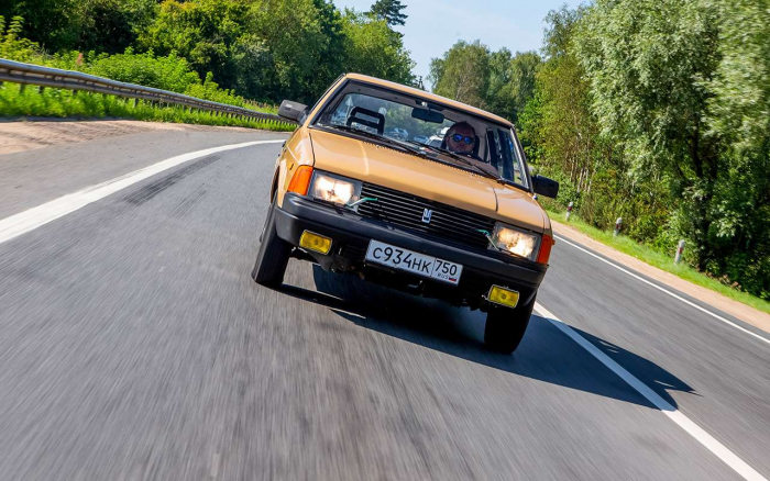 Москвич-2141 первых выпусков: какие на него были надежды!