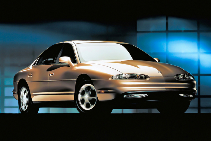 30 лет Oldsmobile Aurora Как появился и почему потерпел неудачу один из самых красивых американских автомобилей 90-х