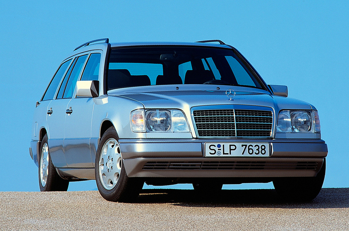 40 лет Mercedes-Benz E-Class W124. Выдающийся дизайн, передовые технологии, немыслимая надежность — этот автомобиль создал класс имени себя