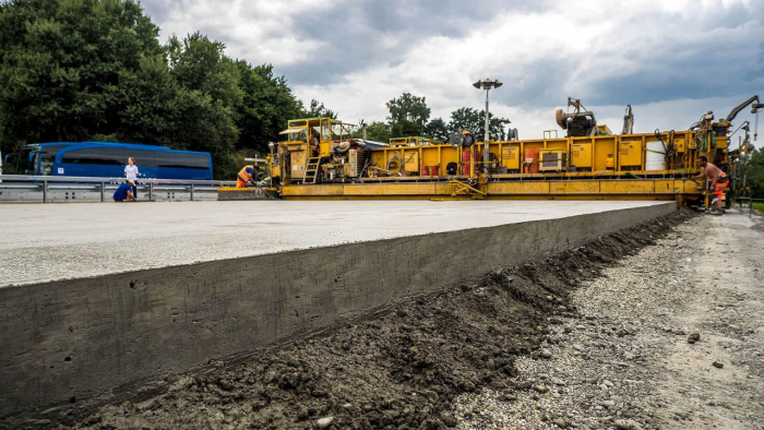 Как строятся и почему служат по 50 лет без ремонта дороги в Китае и США