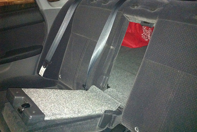 Закрыли в багажнике автомобиля: выбираемся без посторонней помощи