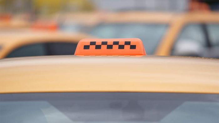 В Госдуме предложили ввести квоту для таксистов на неподходящих авто