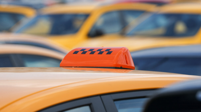 Власти поддержали квоты для личных нелокализованных машин таксистов