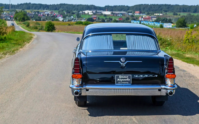 Зачем СССР скопировал американский Packard — история Чайки ГАЗ-13